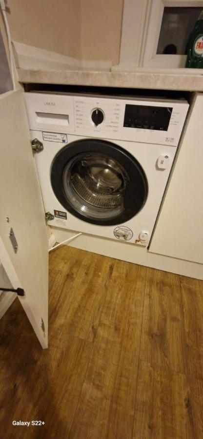 Archillects Entire Two Bedroom Comfy House - Free Parking Glasgow Eksteriør billede