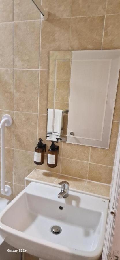 Archillects Entire Two Bedroom Comfy House - Free Parking Glasgow Eksteriør billede