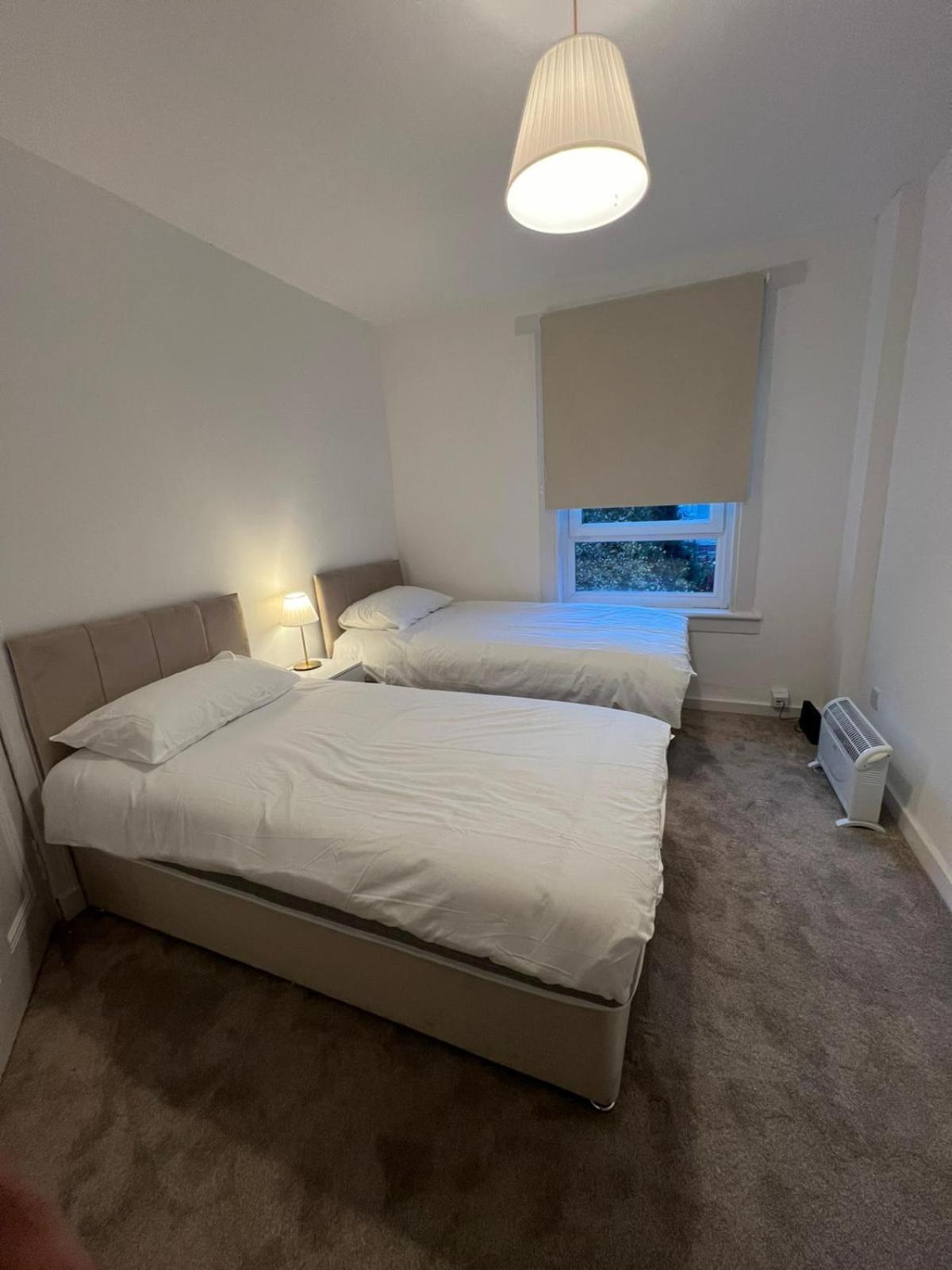 Archillects Entire Two Bedroom Comfy House - Free Parking Glasgow Eksteriør billede